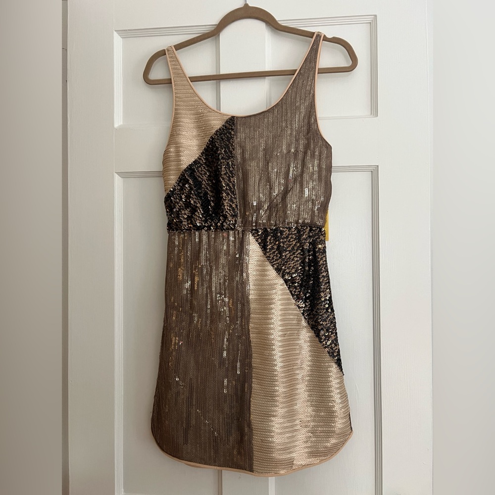 Alice + Olivia Sequin Small Dress Gold & Black.Never been worn! New with tags!